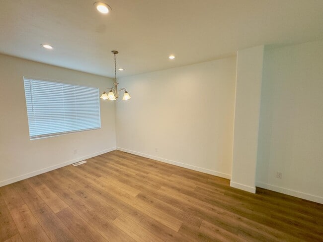 Building Photo - 442 S 900 W