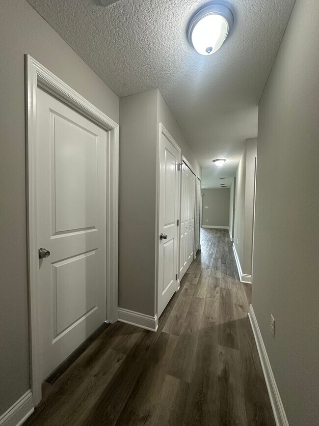 Building Photo - MOVE-IN SPECIAL - $1000 CREDIT! 3 Bedroom, 2 Bath Duplex in Poinciana - Priced to Rent!