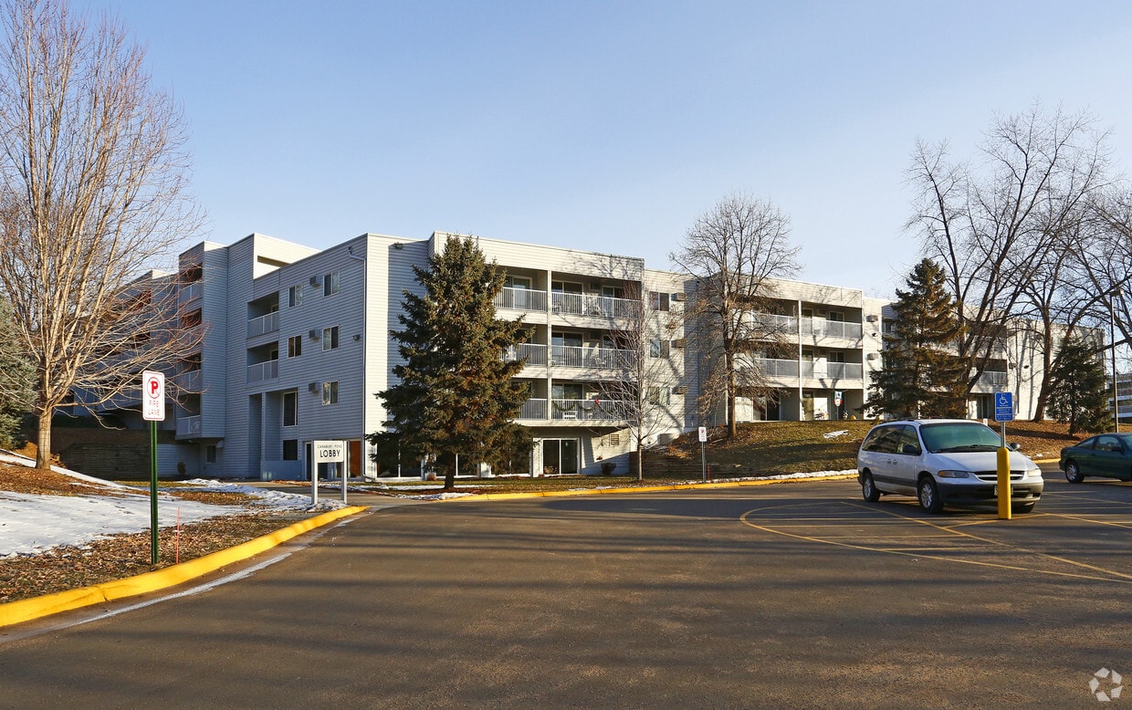 Canabury Pond Apartments Little Canada, MN