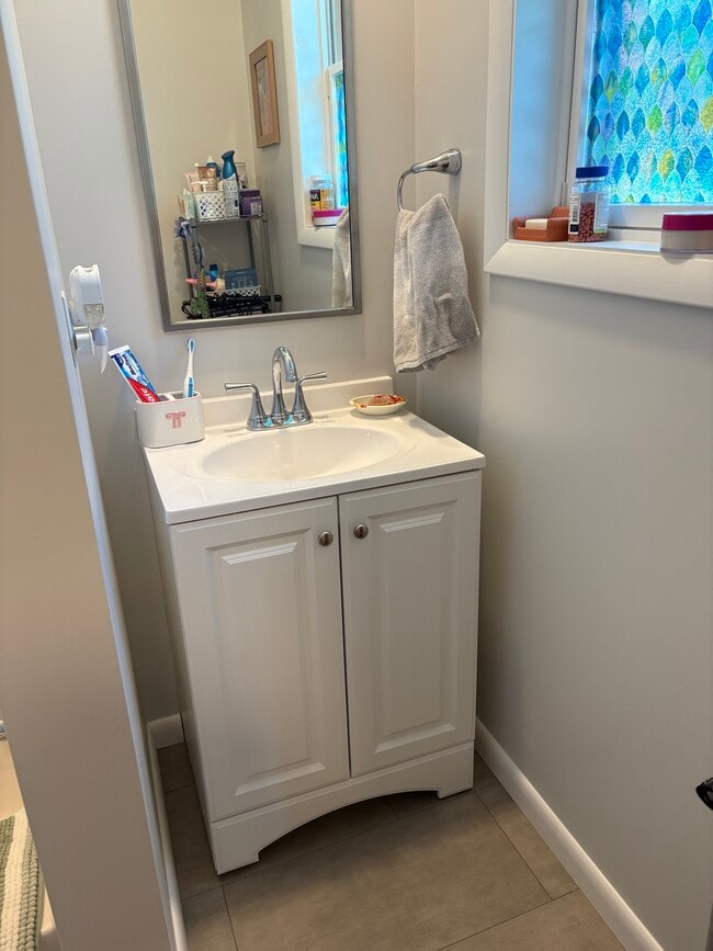 Building Photo - 216 Main St