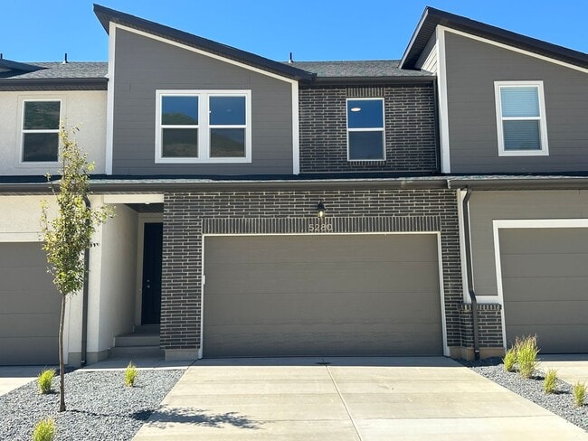 Building Photo - 5280 Acacia Dr
