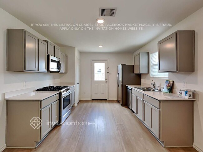 Building Photo - 24110 Mustang Run Dr