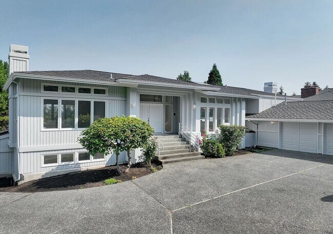 Foto del edificio - Clyde Hill Home