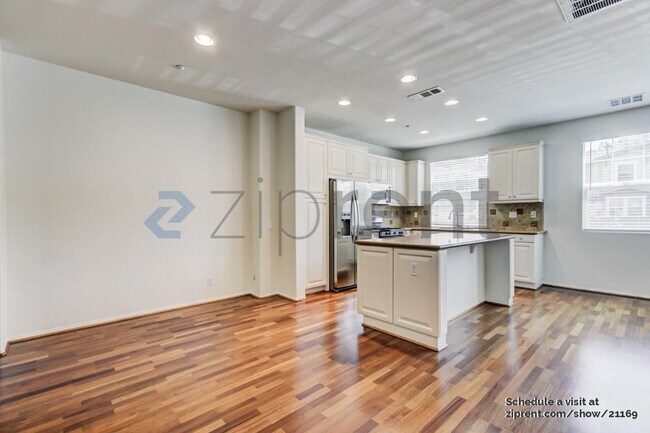 Foto del edificio - 39 Sheridan Ln