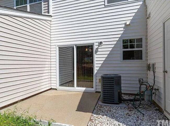 Building Photo - 323 Port Haven Dr