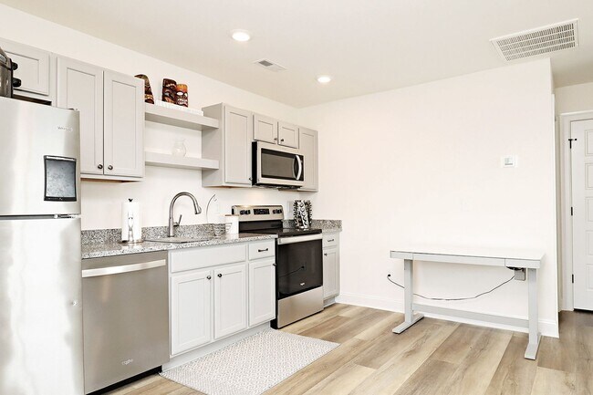 Foto del edificio - Pet-Friendly Studio Apartment in Desirable...