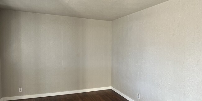 Building Photo - Ephrata 6 Plex