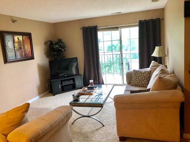 Foto del edificio - 6155 Chasewood Pkwy