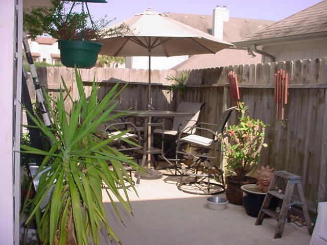 Building Photo - 1297 El Camino Village Dr