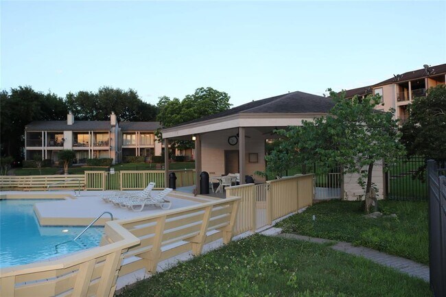 Building Photo - 104 Lakeview Terrace
