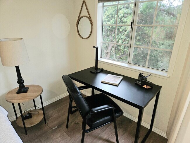 Building Photo - 631 Oak Run Trl