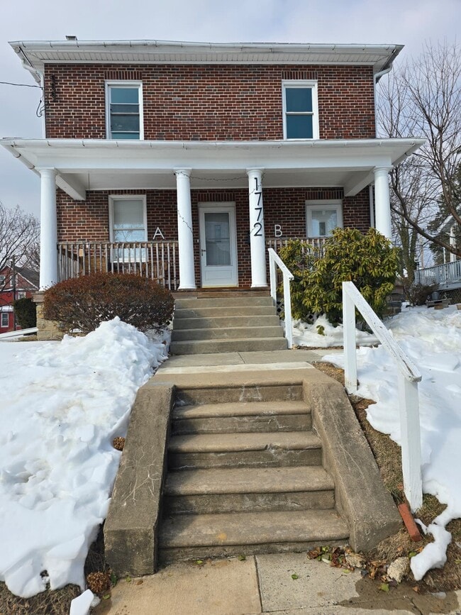 Building Photo - 1772 Ferndale Ave