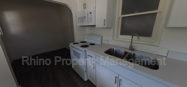 Building Photo - 3034 Porter Ave