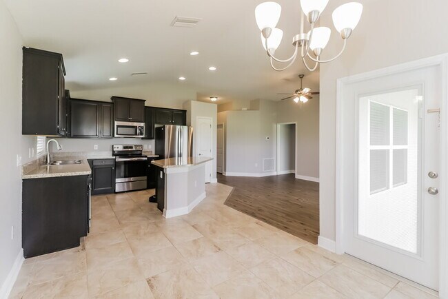 Foto del edificio - 7083 Lamium Ct