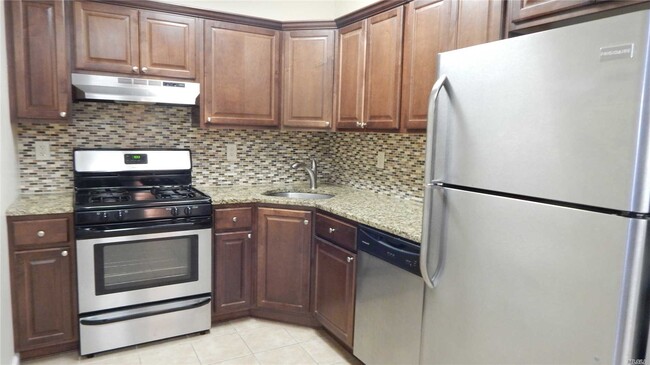 Building Photo - 2 Nagel Ct