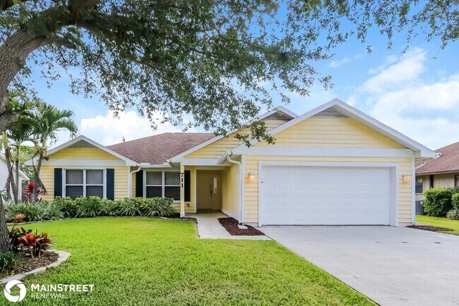 Building Photo - 711 24th Square, Vero Beach, FL 32962