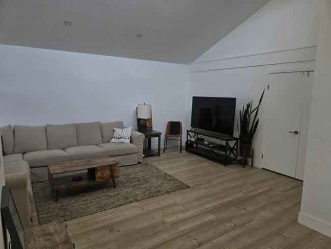 Building Photo - 6161 Caminito Baeza