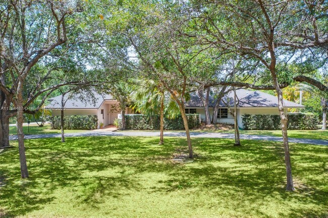 Foto del edificio - 6255 SW 99th Terrace