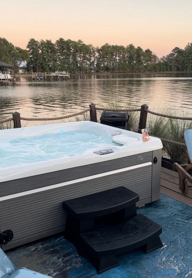 17120 Belle Isle Dr Unit Luxury Lake Living, Cornelius, NC 28031