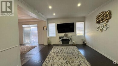 Building Photo - 301 Freure Dr