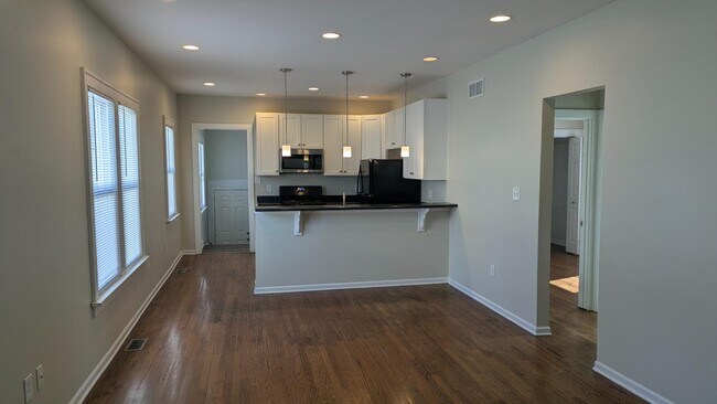 Foto del edificio - 821 Lake St