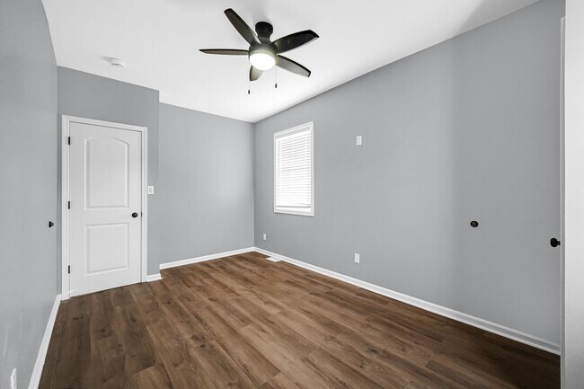 Foto del edificio - SCHEDULE YOUR APPOINTMENT TODAY & COME SEE...