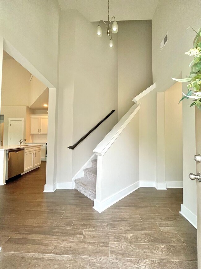 Foto del edificio - Beautiful Townhome on the Eastside of Gree...