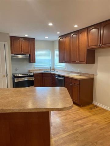 Building Photo - 9785 Larga Dr