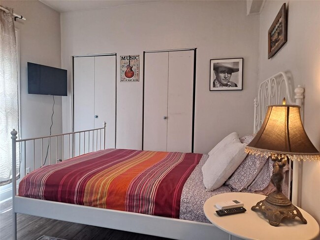 Foto del edificio - 1906 San Gabriel St