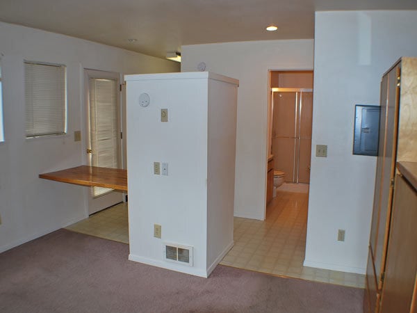 Building Photo - Powder Village B6