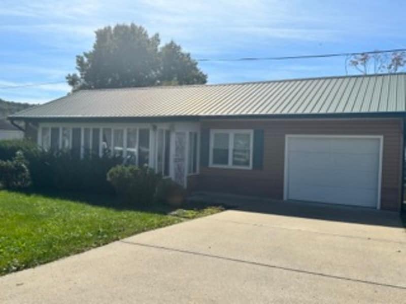 5522 Lynnwood Dr, Cross Lanes, WV 25313 House Rental in Cross Lanes