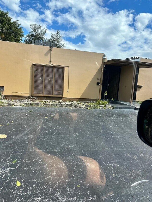 6733 Kingsmoor Way, Miami Lakes, FL 33014 Townhouse for Rent in Miami