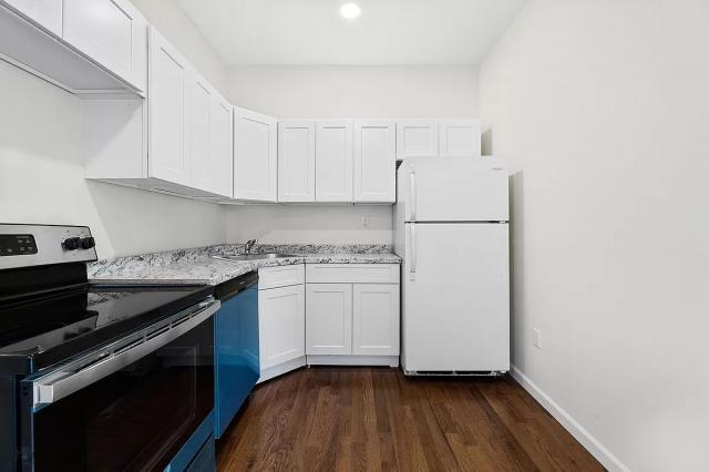 Building Photo - 2 bedroom in Long Island City NY 11105