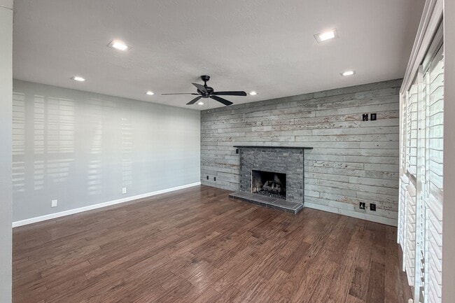 Building Photo - 4950 Nautilus St