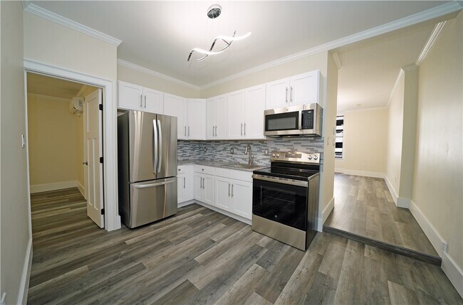 Foto del edificio - 184 N Main St