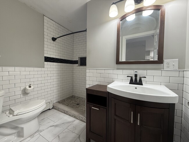 Bathroom - 19 Rose St