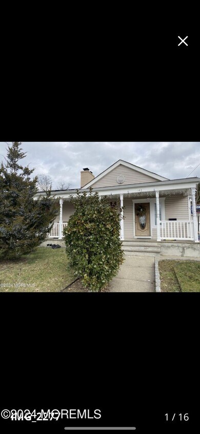Primary Photo - 143 Oakwood Ave