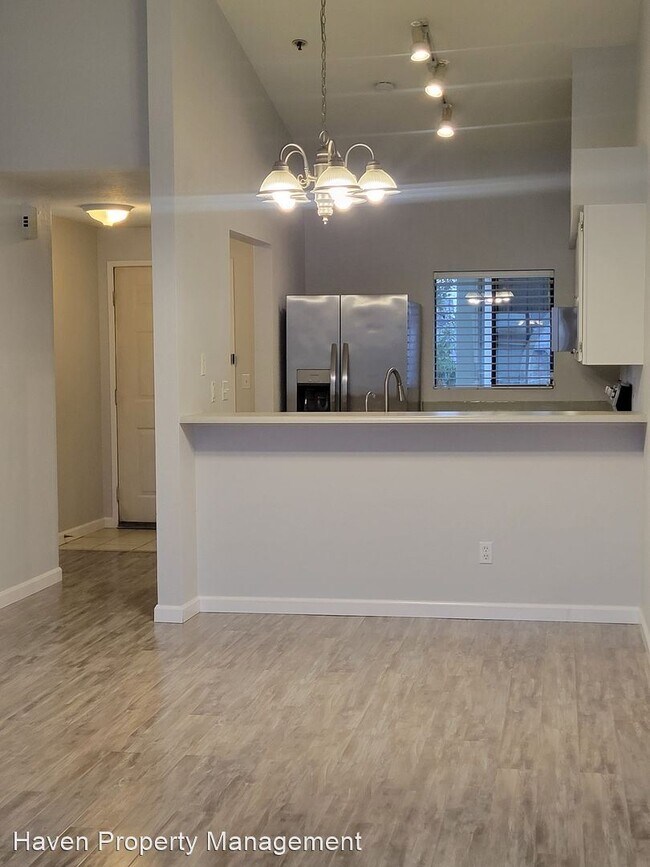 Building Photo - 2 br, 1 bath House - 25005 98th Pl S  #C304
