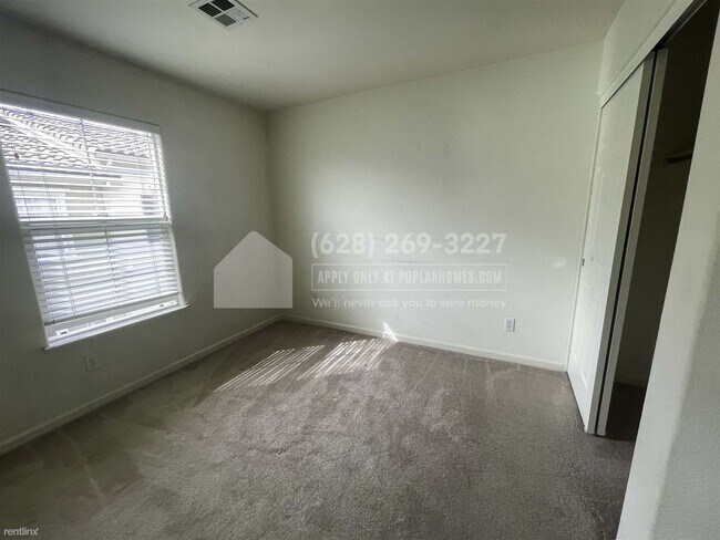 Building Photo - 3 br, 2.5 bath Townhome - 319 Casselino Dr -