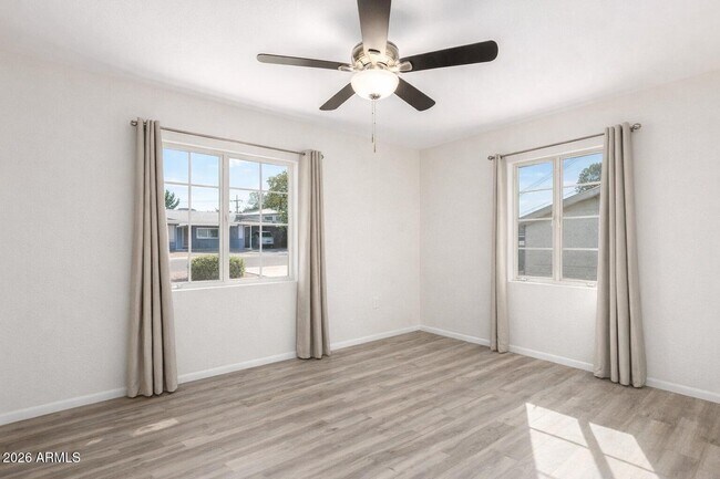 Foto del edificio - 4016 E Indianola Ave