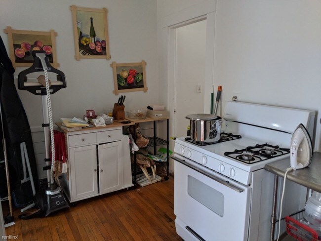 Building Photo - 1 br, 1 bath  - 148 5th St Apt 666