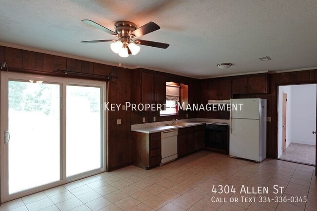 Building Photo - 4304 Allen St