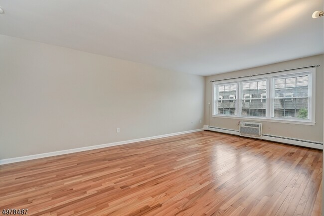 Foto del edificio - 565 Grove St