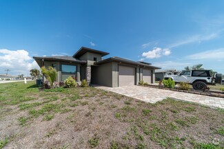 Building Photo - 4021 SW 8th Pl