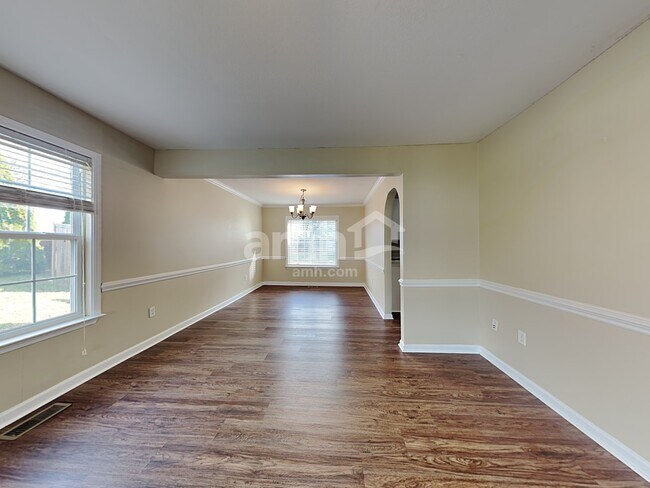 Foto del edificio - 1 Meadow Ridge Drive