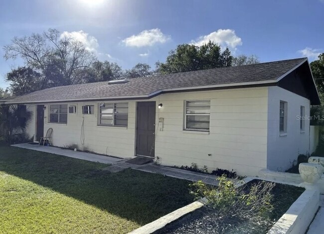 Updated 2 Bedroom Duplex in Tampa – Private, Convenient, and Move-In Ready - Updated 2 Bedroom Duplex in Tampa – Private, Convenient, and Move-In Ready Apartment