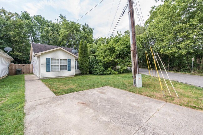 Building Photo - 1034 Marshall Park Dr
