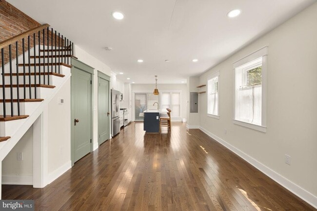Foto del edificio - 336 Channing St NE