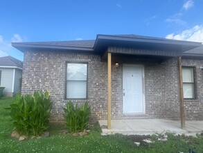 Building Photo - 11700 La Estrada Dr
