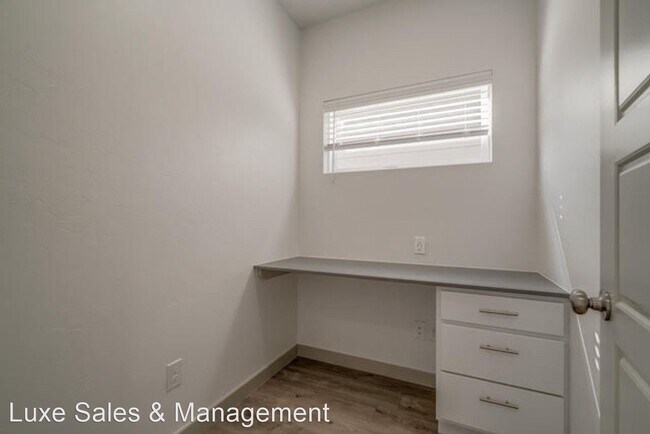 Building Photo - 3 br, 2.5 bath House - 13509 Vinita Drive